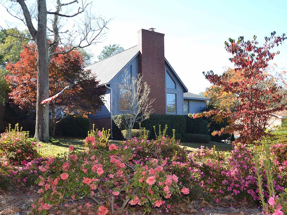 1st image of 136 Park Shore Dr E
