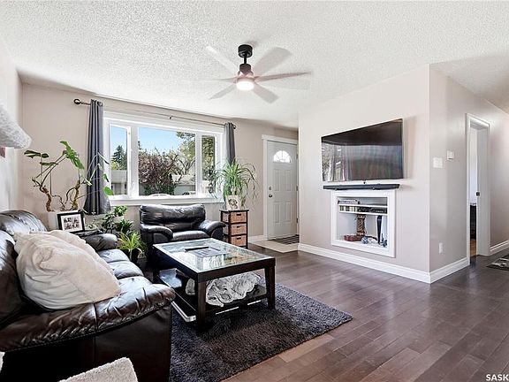 3rd image of 901 R AVENUE N