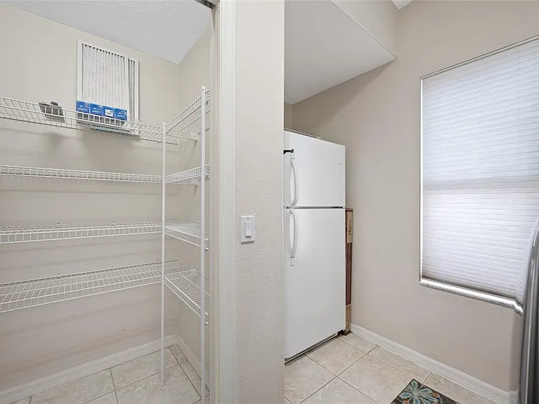 10675 Park Place Dr — Photo 23
