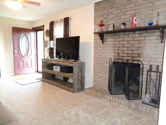 2nd image of 190 1st St