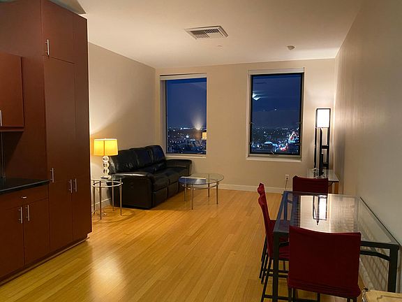 2nd image of 3810 Wilshire Blvd APT 1811