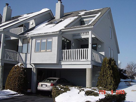 Townhouse, 3-level end unit