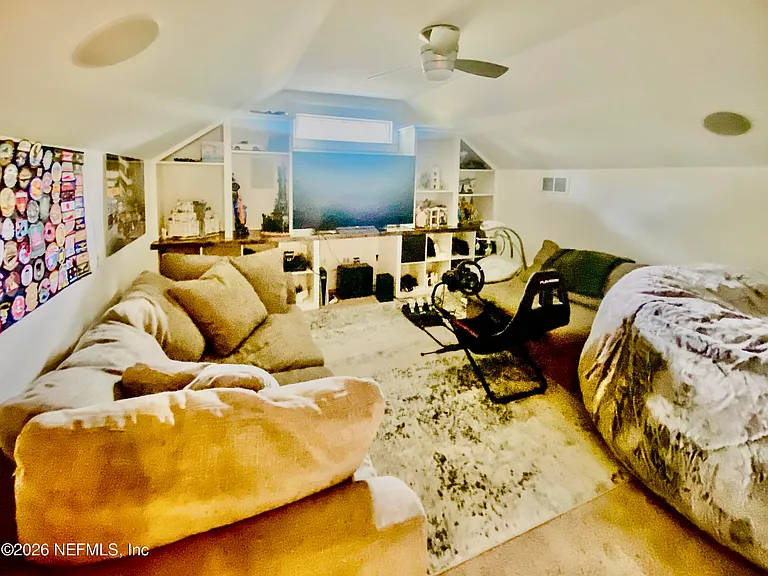 1592 Glendale St — Photo 30