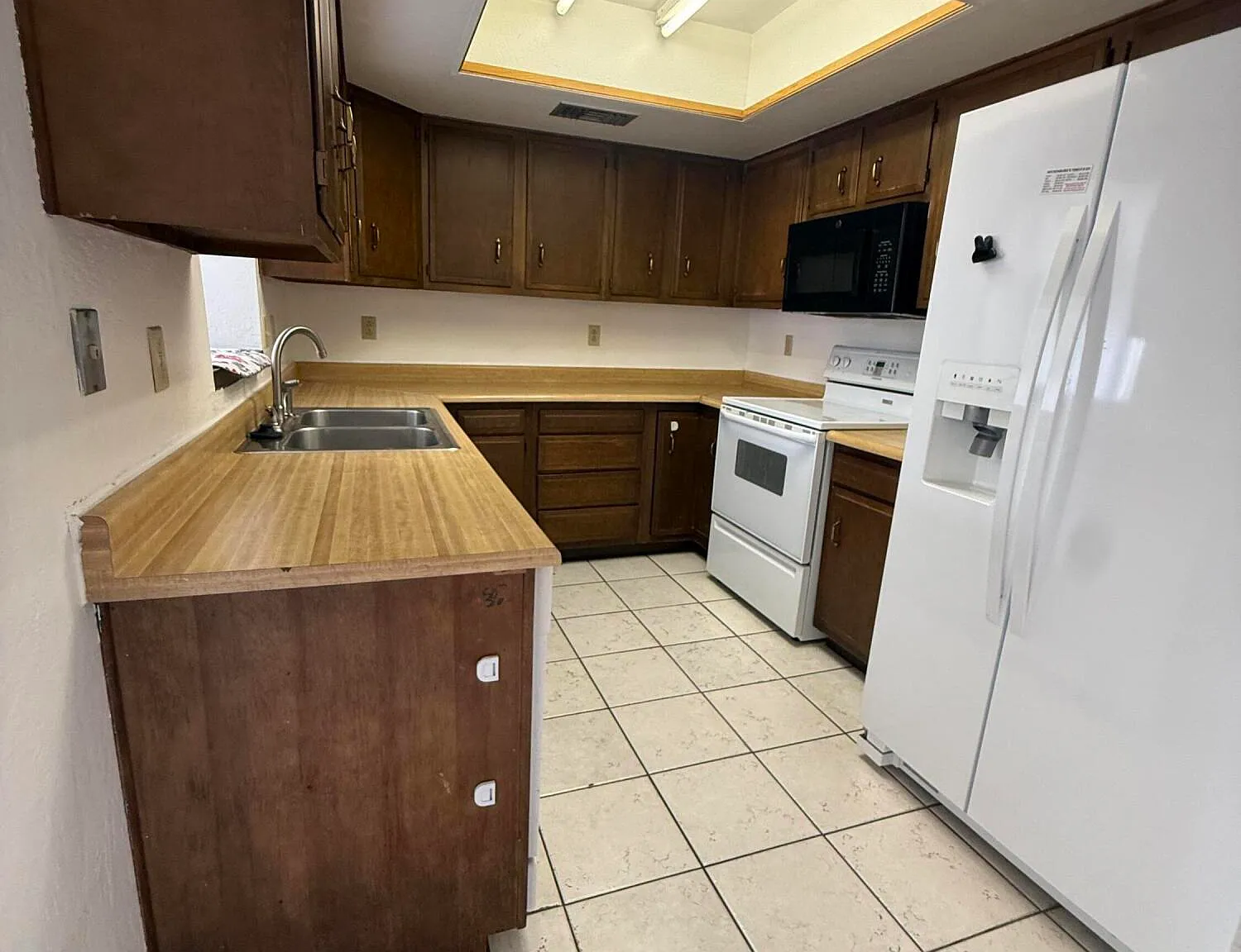 3 bed, 1.5 bath, 1668 sqft, $1,950 — Photo 3