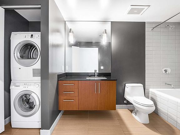 3rd image of 530 S Hewitt St #325