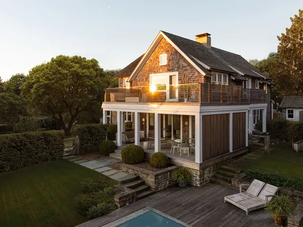 8 Dartmouth Rd, Sag Harbor, NY 11963