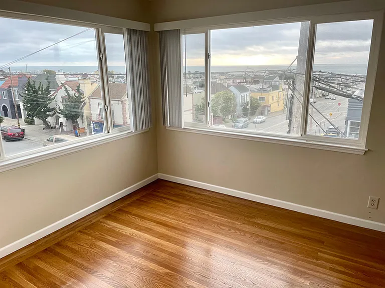 3350 Judah St #3 — Photo 7