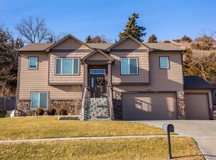 5008 Shadowridge Dr, Manhattan, KS 66503