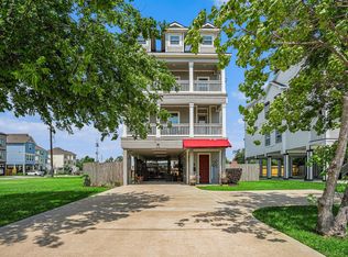 1333 N Meyer Ave, Seabrook, TX 77586