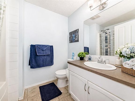 5th image of 115 N Saddlebrook Point NE