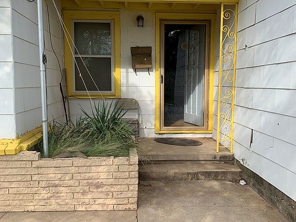 2nd image of 3604 Pershing Ave