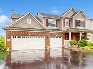 127 Charleston Ln, Gilberts, IL 60136