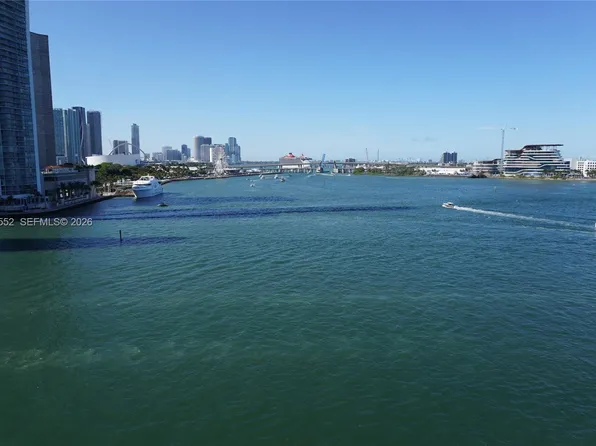 848 Brickell Key Dr, Miami, FL