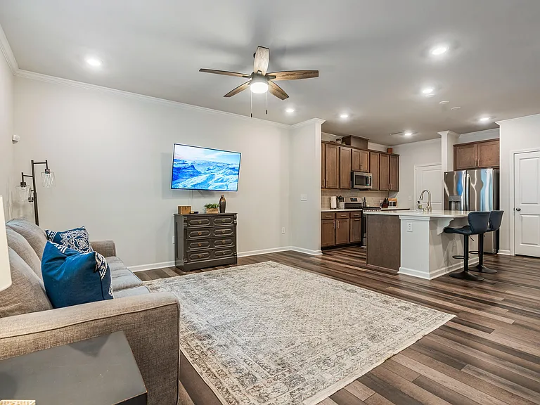 185 Millennium Dr — Photo 16