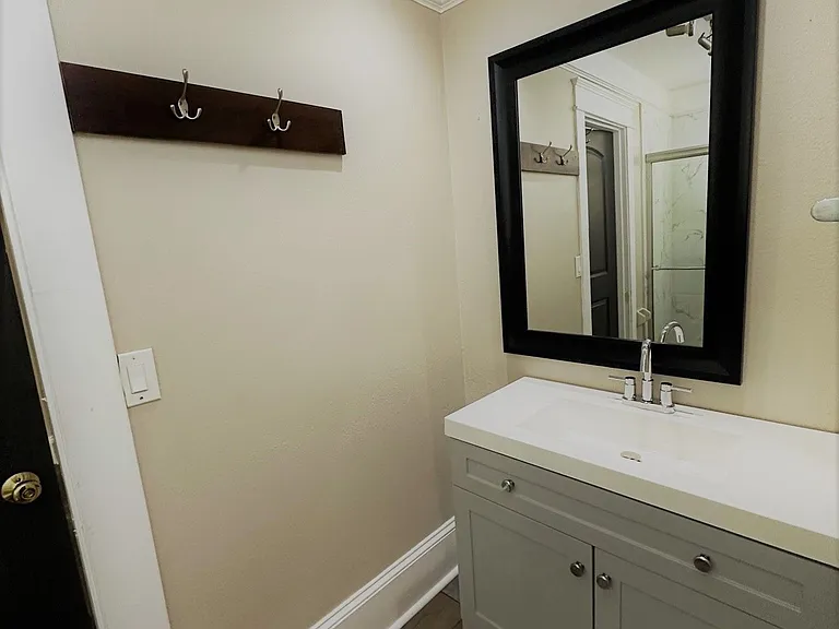 606 Lake Dot Cir #C — Photo 7