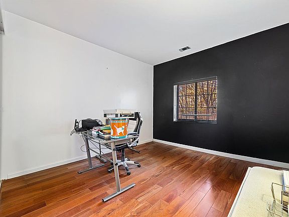 5th image of 566 Louisiana Ave #3