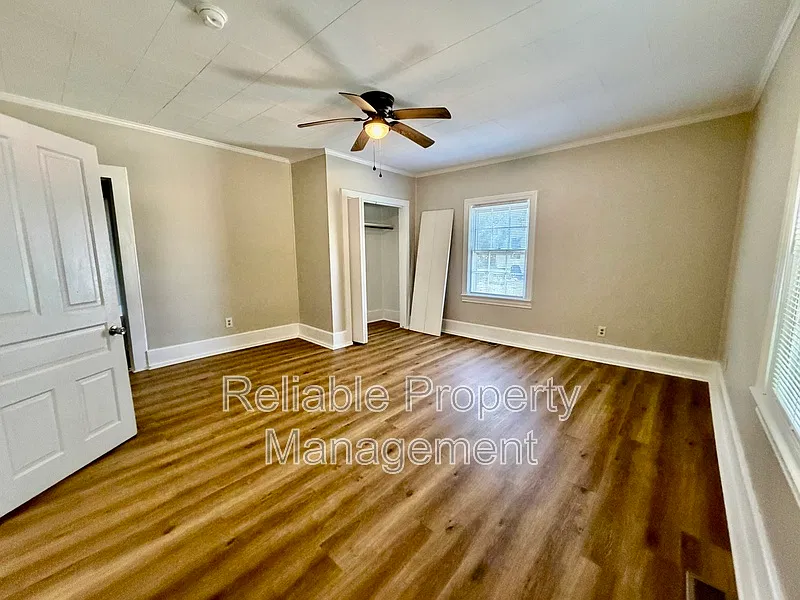 2 bed, 1.0 bath, 1450 sqft, $1,450 — Photo 3