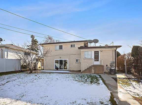 3rd image of 8408 W Amelia Dr