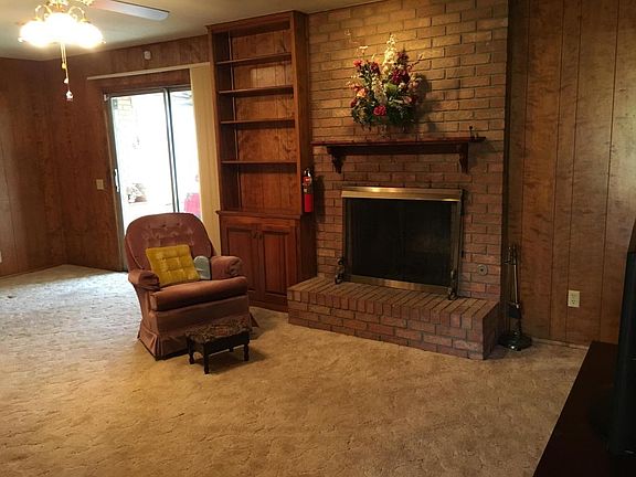 4th image of 1404 Holiday Dr