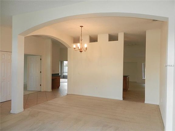 5th image of 1377 Saxon Blvd
