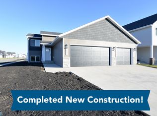 1257 Marlys Dr W, Horace, ND 58047