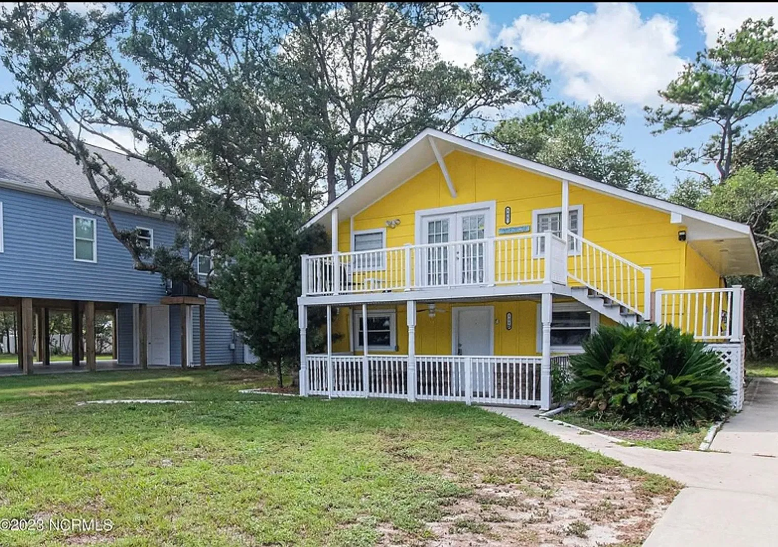 2 bedroom, 1 bathroom Beach Duplex — Photo 2
