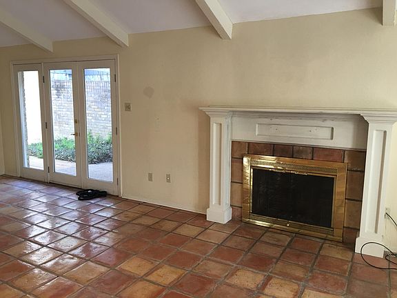 3rd image of 3 Sugar Creek Pl