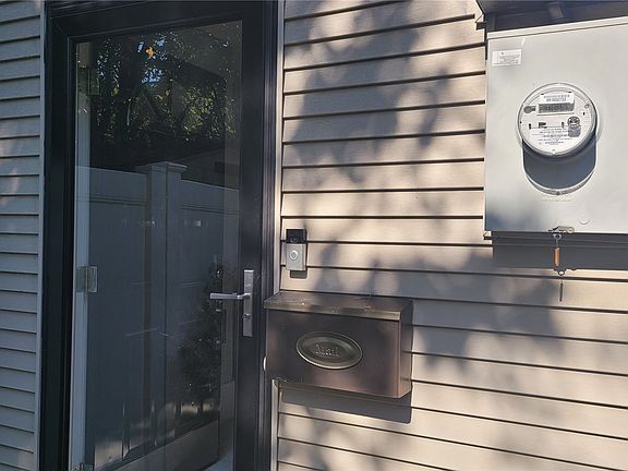 5th image of 7 Gregg Ct