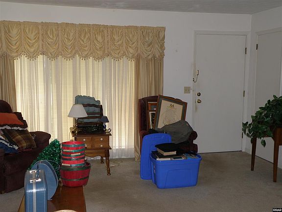 2nd image of 526 Meadowlawn Dr