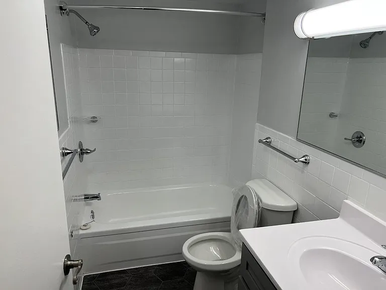 Silver Spring Towers — Photo 32