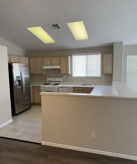 8056 Sweet Clover Ct — Photo 11
