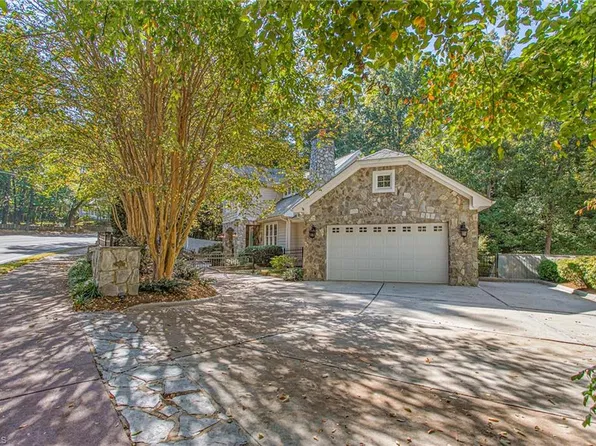 825 E Franklin St, Chapel Hill, NC 27514