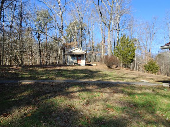 4th image of 215 Coal Creek Ln