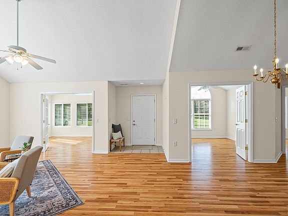 5th image of 237 Salisbury Cir