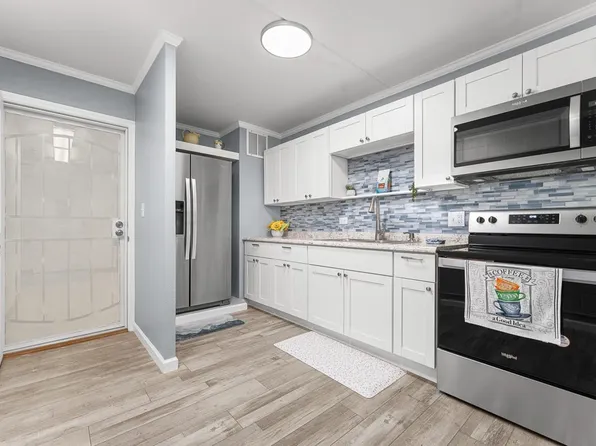 111 Kahului Beach Rd APT B101, Kahului, HI 96732