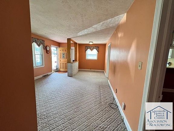 4th image of 110 Crescent St