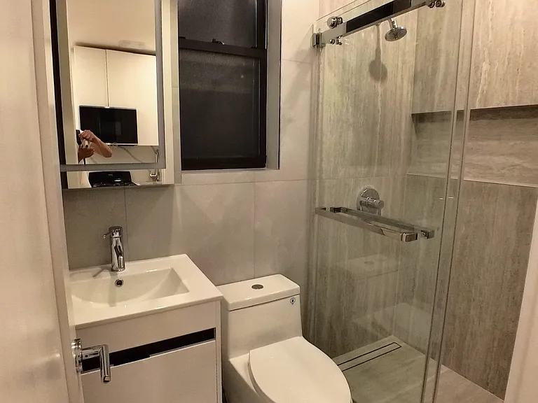 223 E 21st St #4F — Photo 9