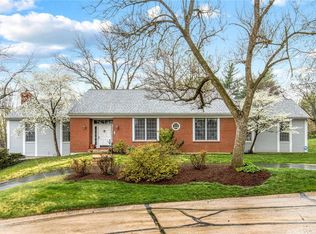 664 Pine Creek Dr, Chesterfield, MO