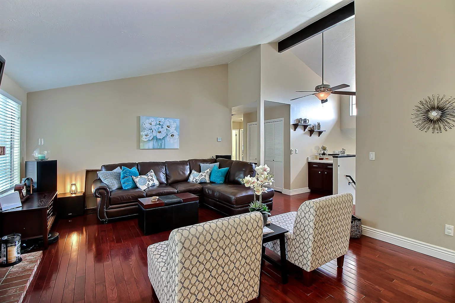 3923 Alta Vista Cir photo 1