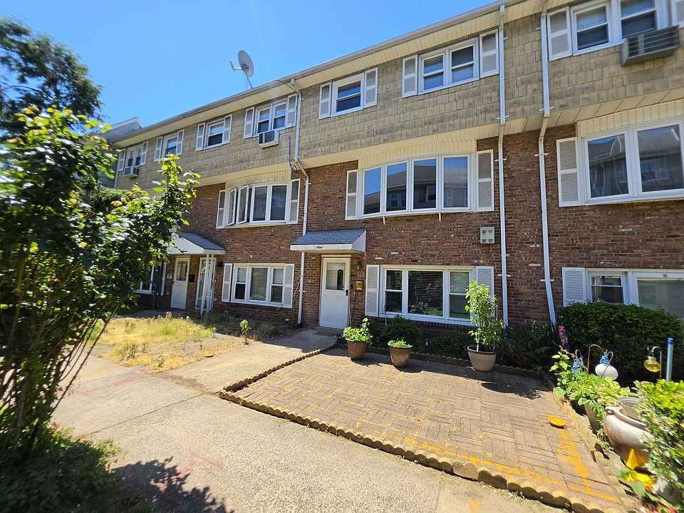 1st image of 9 Elna Ct