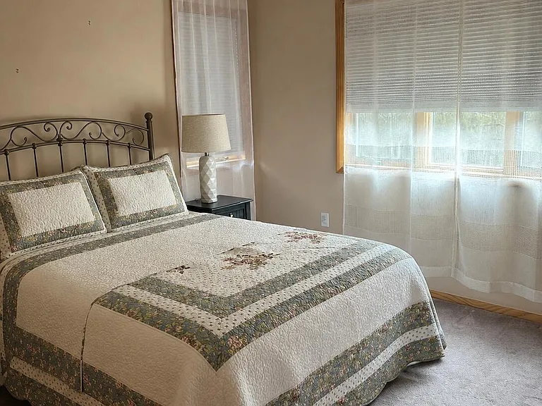 142 Eisenhower Dr — Photo 9
