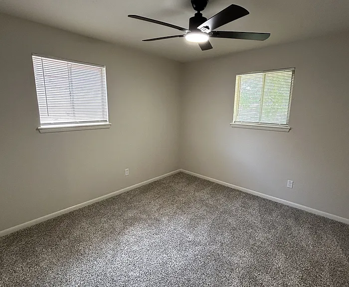 101 S Dallas Ave — Photo 16