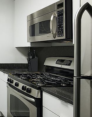 3rd image of 89 Murray St APT 14E