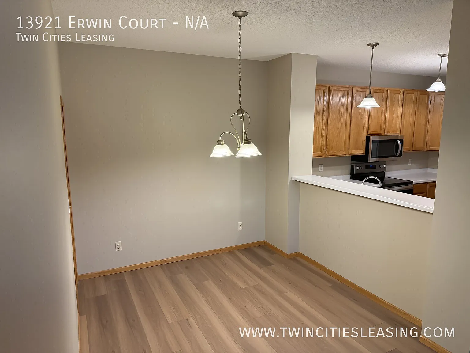 Spacious Eden Prairie Townhome | 2-Car Garage, Gas Fireplace & Patio! — Photo 3