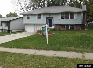 5618 N 92nd St, Omaha, NE 68134