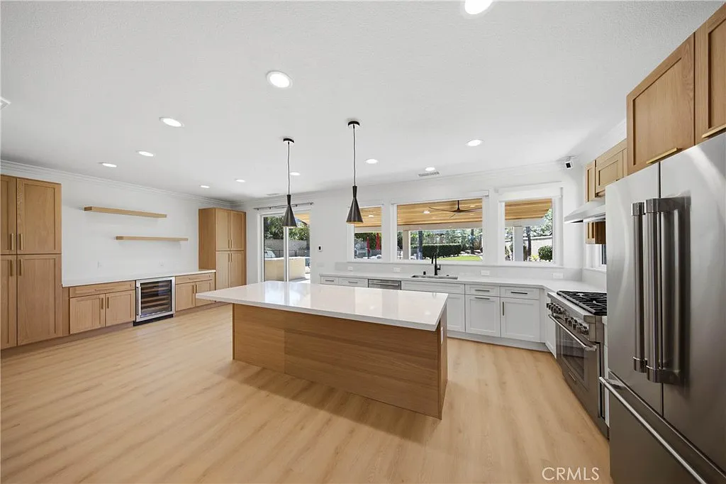 4 bed, 2205 sqft, $5,500 — Photo 1