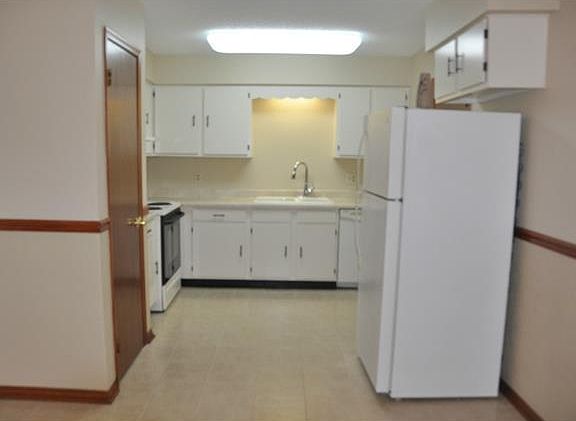 3rd image of 232 River Village Dr