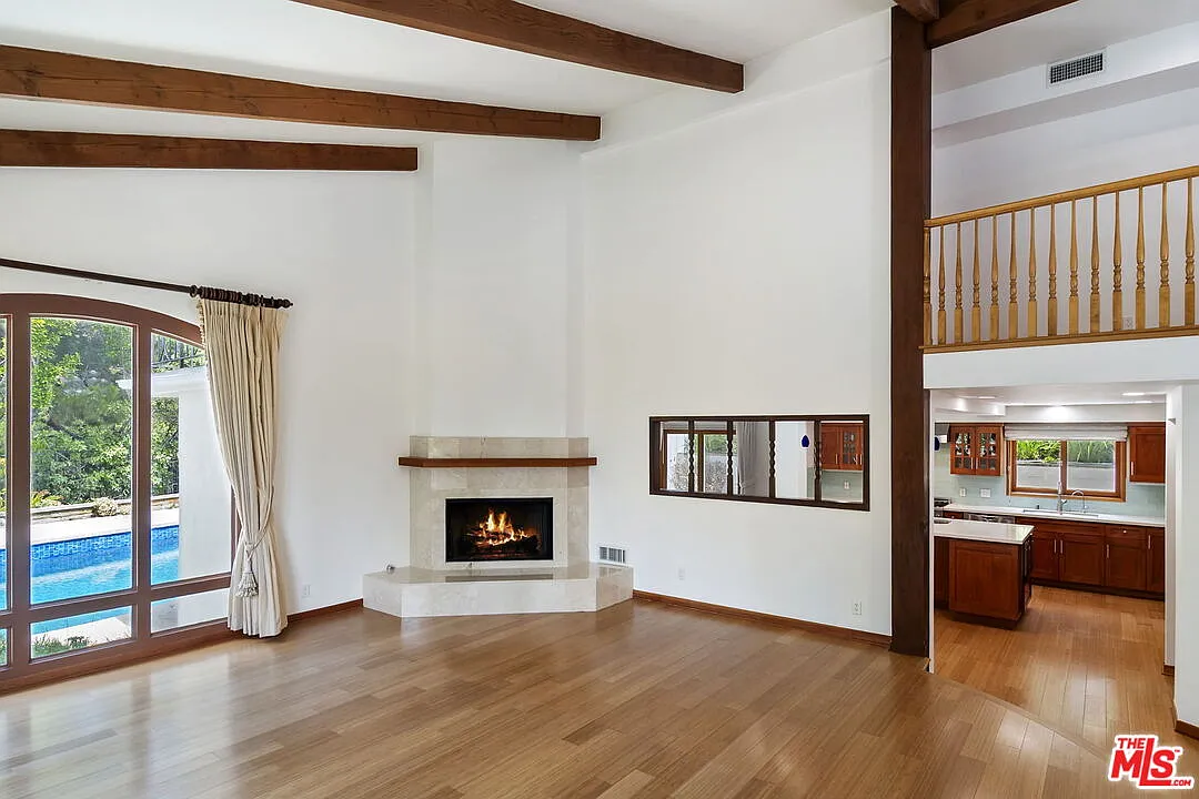4 bed, 3.5 bath, 3121 sqft, $10,000 — Photo 3