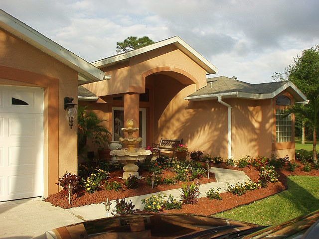 Front with Fountain