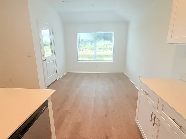4005 Dutch Ln — Photo 11